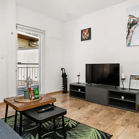 Mola Apartments-moderne Mit Klimaanlage Im Zentrum-3 Pers-mit Balkon-grill-gratis Parkplatz-wlan *