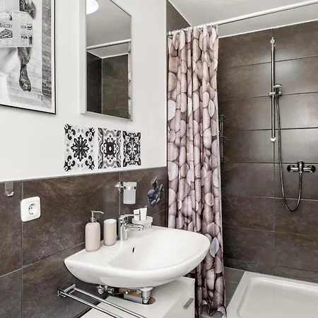 Mola Apartments-moderne Im Herdecker Zentrum Fuer 3 Personen-mit Balkon-grill-gratis Parkplatz-wlan