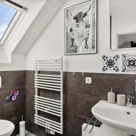 Mola Apartments-moderne Im Herdecker Zentrum Fuer 3 Personen-mit Balkon-grill-gratis Parkplatz-wlan *